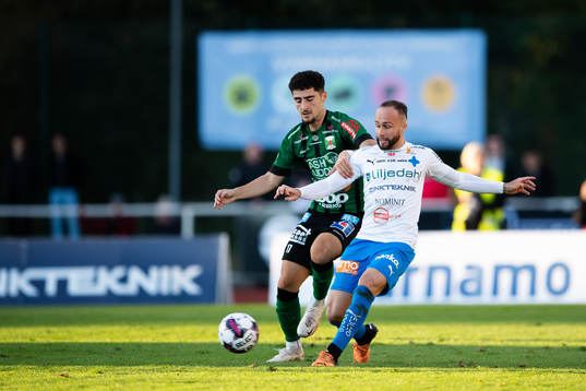 Varbergs Ismet Lushaku och Värnamos Evaldo Nascimento