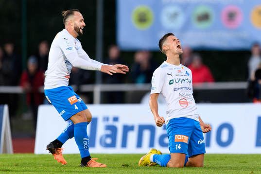 Värnamos Marcus Antonsson jublar