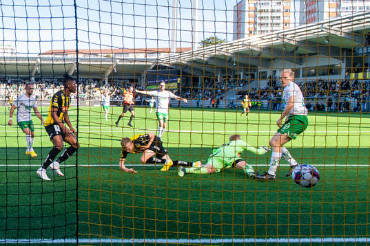 Hammarbys Gustav Ludwigson gör 0-1