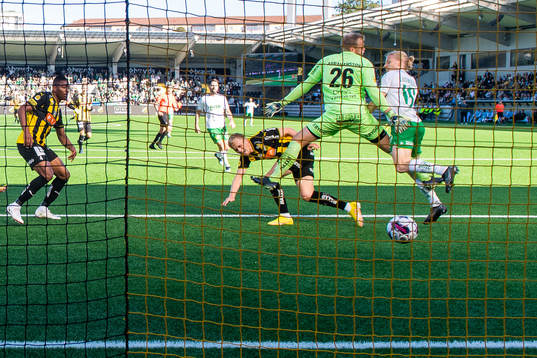 Hammarbys Gustav Ludwigson gör 0-1