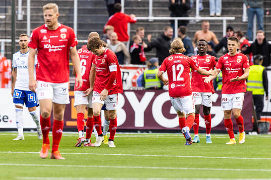 Kalmars Simon Skrabb och Sebastian Nanasi jublar