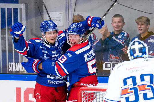 Oskarshamns John Dahlström och Anthon Eriksson jublar