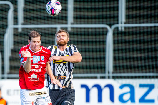 Norrbys Nicklas Savolainen mot Landskronas Erik Hedenquist