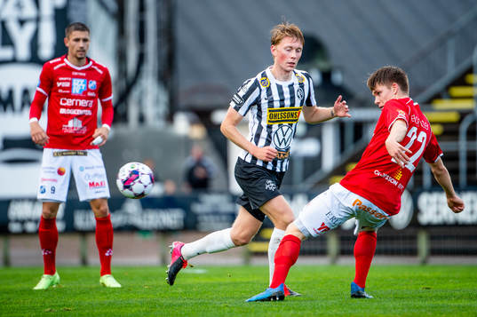Landskronas Adam Egnell mot Norrbys Gustav Berggren