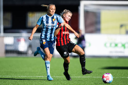 Djurgårdens Sara Lilja Vidlund och Brommapojkarnas Ellen Toivio