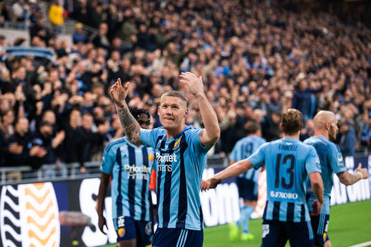 Djurgårdens Victor Edvardsen jublar efter 3-0
