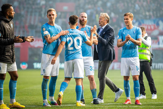 Malmö FFs Søren Rieks, Moustafa Zeidan, Jo Inge Berget, tränare Åge Hareide och Felix Beijmo jublar