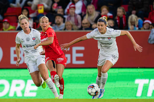 Rikke Bogetveit Nygard of Brann and Olivia Schough of