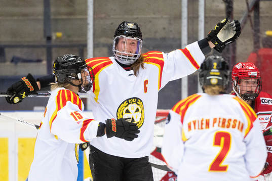 Brynäs Mina Waxin jublar