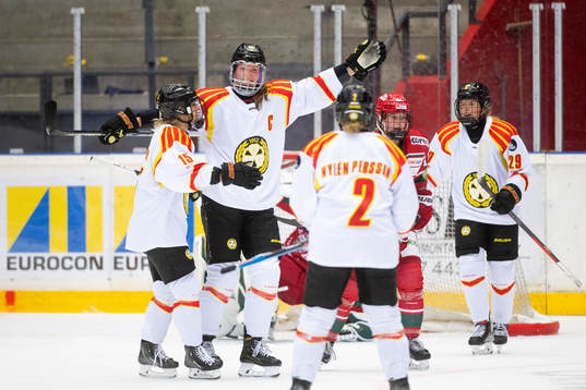 Brynäs Mina Waxin jublar