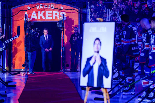 Växjös tidigare tränare Sam Hallam uppmärksammas