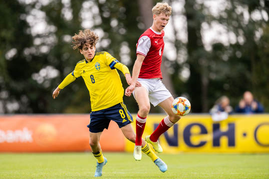 Taha Ayari of Sweden and Benedict Scharner of Austria