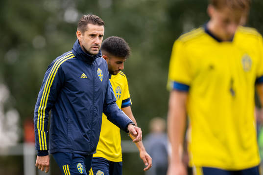 Head coach Mirza Jelecak of Sweden