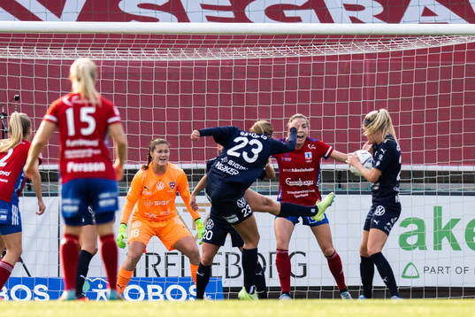FC Rosengårds målvakt Teagan Micah och Vittsjös Clara