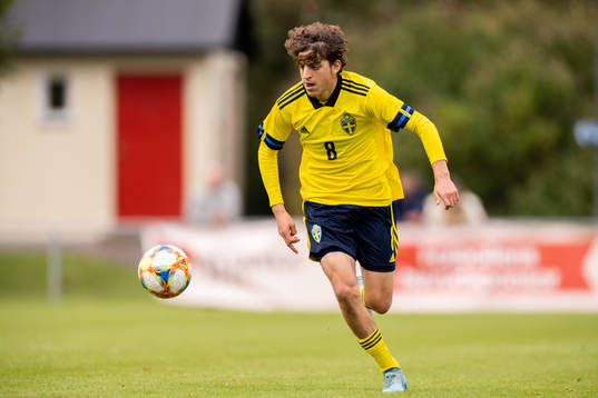 Taha Ayari of Sweden