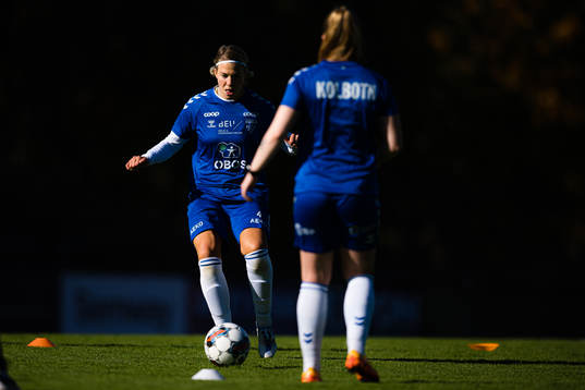 Lena Soleng Hansen of Kolbotn warms up ahead of the Toppserien football match between Kolbotn and LSK Kvinner on September 25, 2022 in Oslo.