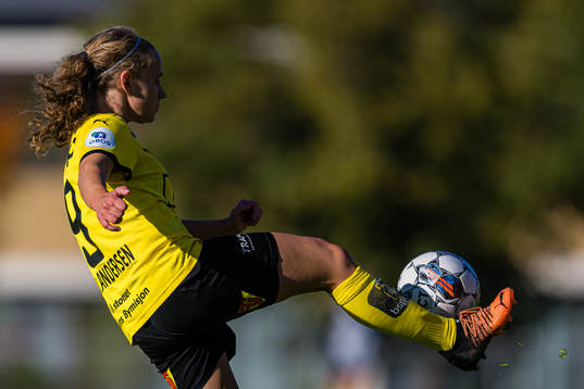 Signe Holt Andersen of LSK Kvinner