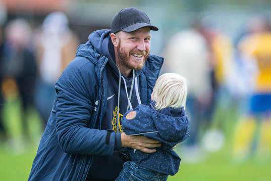 Klagshamns tränare Daniel Pode jublar