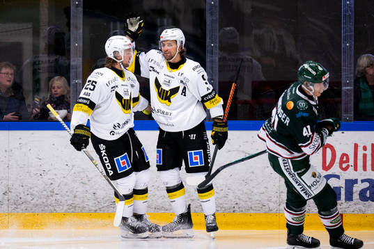 Västerås Marcus Bergman och Mikael Frycklund jublar
