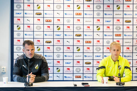 Head coach Robert Vilahamn and Filippa Curmark