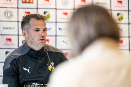 Head coach Robert Vilahamn