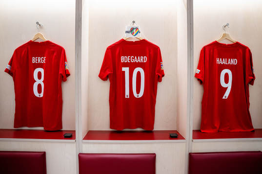 The kits of Sander Berge, Martin Ødegaard and Erling Braut