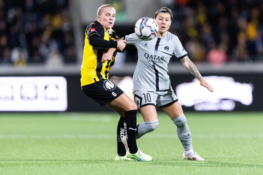 Josefine Rybrink of Häcken and Ramona Bachman of Paris