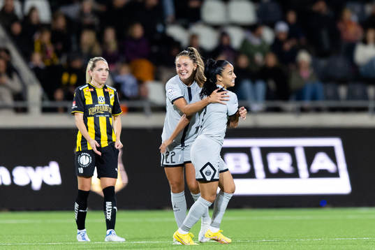 Lieke Martens of Paris Saint Germain celebrates scoring 1-0