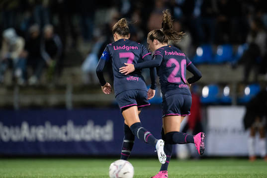 Malmö FFs Cornelia Lindgren och Saga Fredriksson