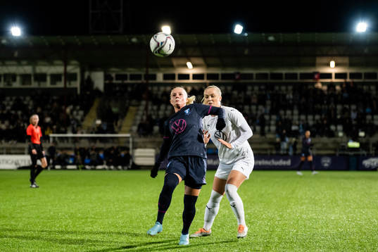 Rosengårds Josephine Lech och Malmö FFs Melina Skarström