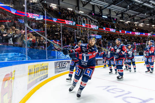 Linköpings Craig Schira jublar