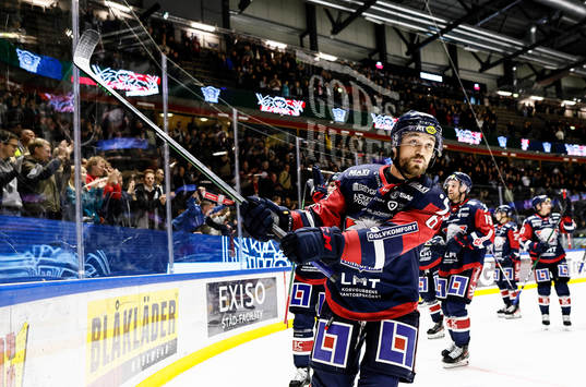 Linköpings Craig Schira jublar