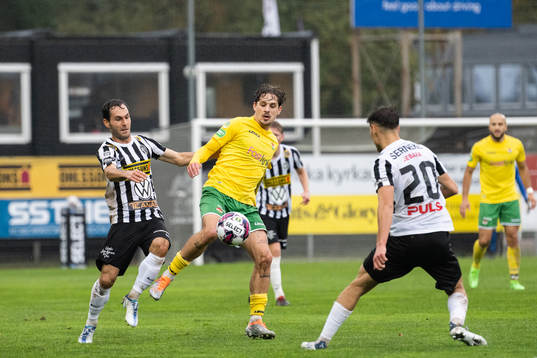 Landskronas Alexander Tkacz och Dalkurds Stefan Wolf