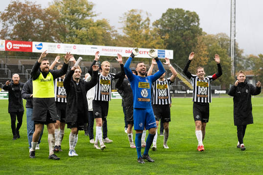 Landskronas spelare jublar