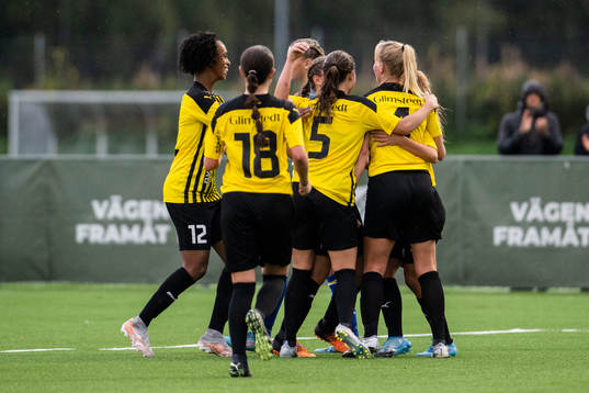 Häckens spelare jublar