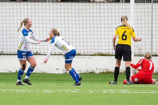 Onsalas spelare jublar