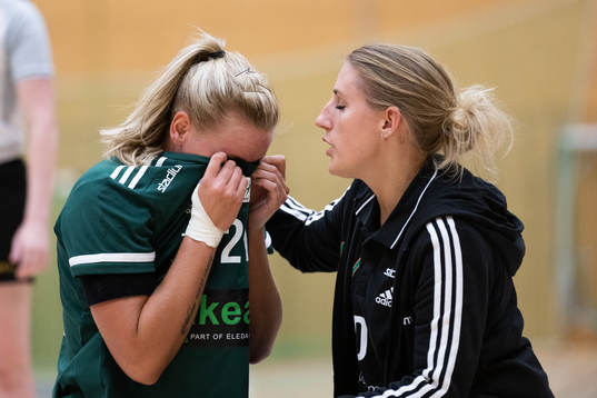 Helsingborgs Louise Melliander försöker hjälpa