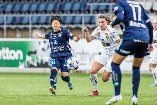 Linköpings Yuka Momiki och Häckens Pauline Hammarlund