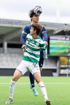 Utsiktens William Milovanovic och Västerås SKs Olle Edlund