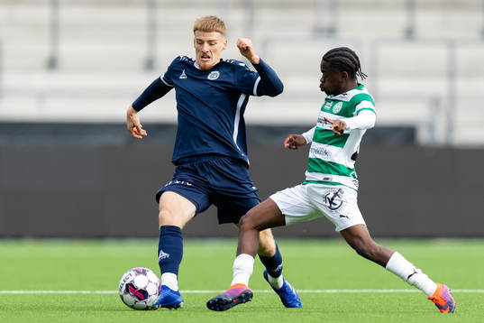 Utsiktens Markus Björkqvist och Västerås SKs David Burubwa