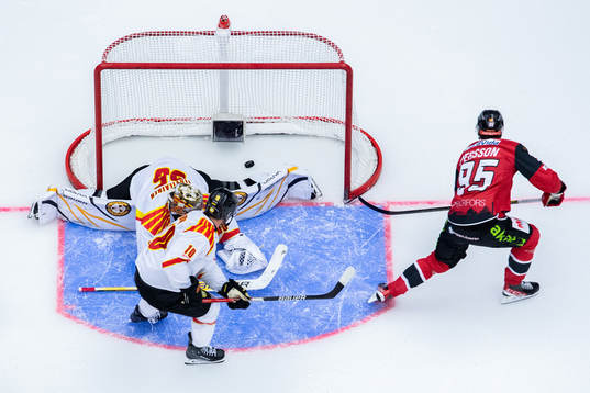 Malmö Redhawks Carl Persson gör 3-2 bakom Brynäs