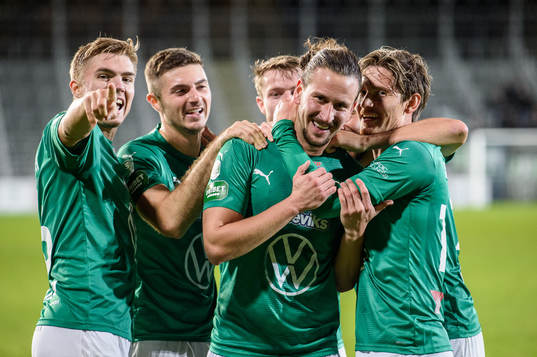 Jönköpings Södras Edin Hamidovic jublar med lagkamrater