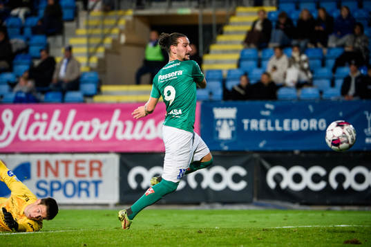 Jönköpings Södras Edin Hamidovic gör 1-3