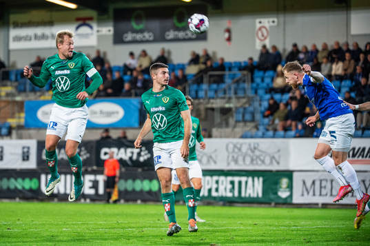 Jönköpings Södras Sebastian Crona och Marko Nikolic mot