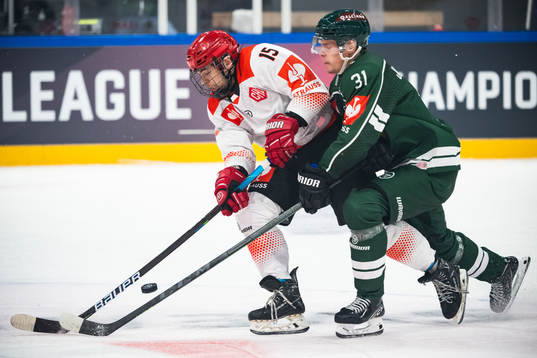 Patryk Wronka of Comarch Cracovia and Carl Jakobsson of