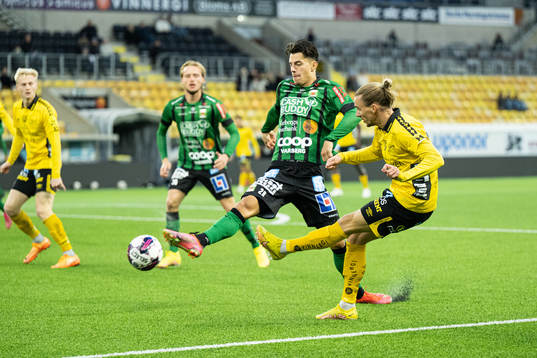 Varbergs Flamur Dzelili och Elfsborgs Niklas Hult
