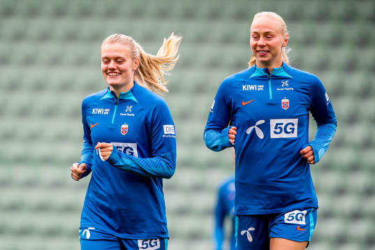 Mathilde Harviken and Sara Hørte of the Norwegian women's