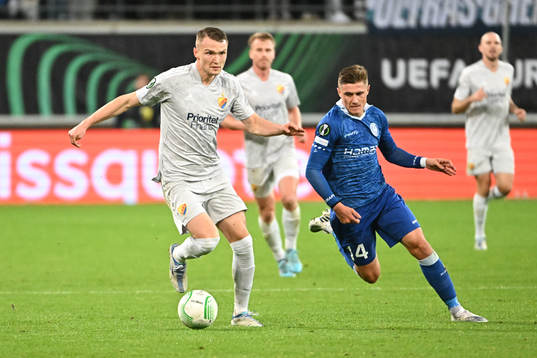 Piotr Johansson of Djurgården and Alessio Castro-Montes of