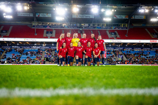  Anna Jøsendal, Kristine Bjørdal Leine, goalkeeper Sunniva Skoglund, Frida Maanum, Ingrid Syrstad Engen and Maren Mjelde. Front left: Tuva Hansen, Celin Bizet Ildhusøy, Elisabeth Terland, Anja Sønstevold and Guro Reiten.