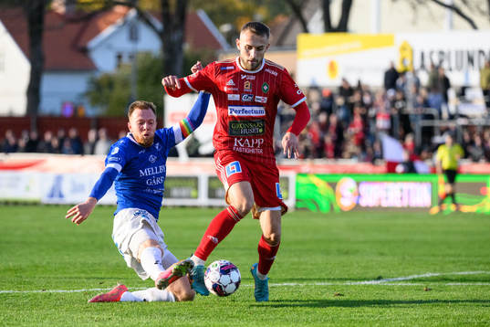 Trelleborgs Jesper Modig och Skövde AIKs Jack Cooper Lover